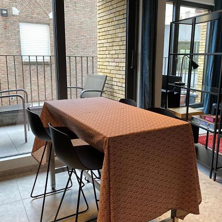 Studio Near Shopping K In K New Bright And Central Kortrijk Bagian luar foto