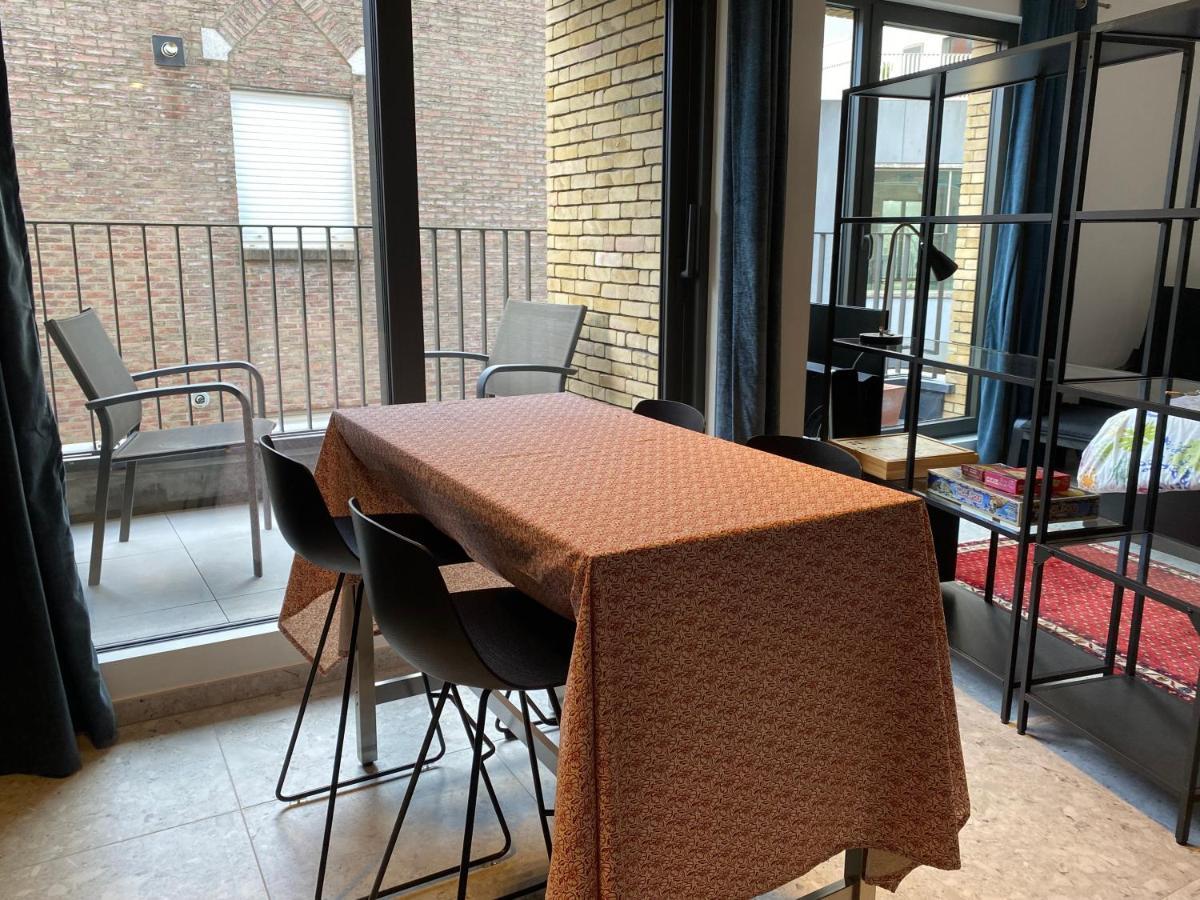 Studio Near Shopping K In K New Bright And Central Kortrijk Bagian luar foto