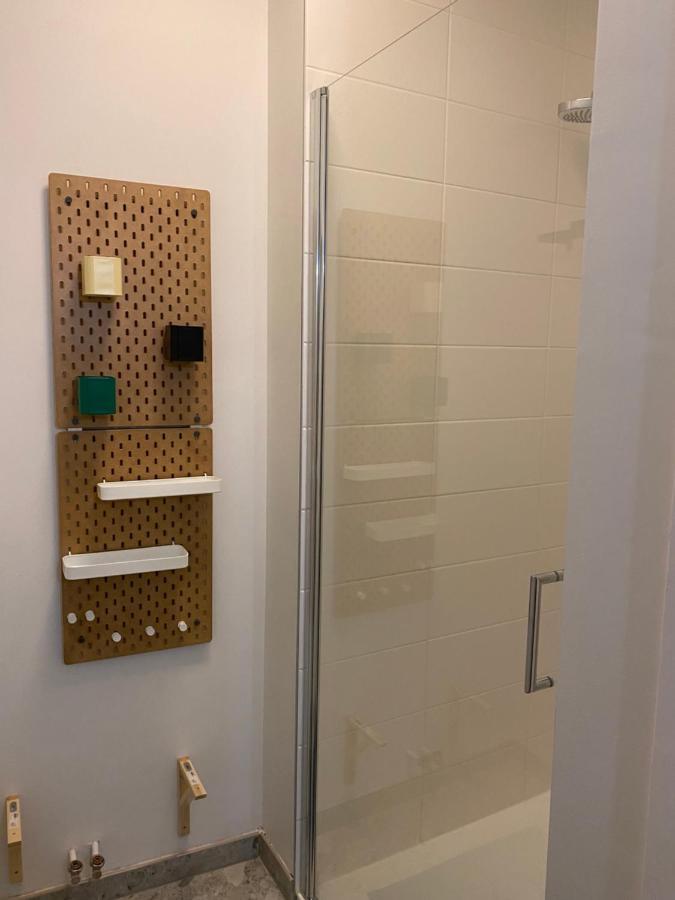 Studio Near Shopping K In K New Bright And Central Kortrijk Bagian luar foto