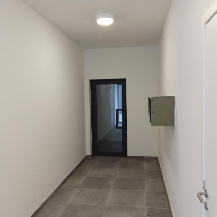 Studio Near Shopping K In K New Bright And Central Kortrijk Bagian luar foto